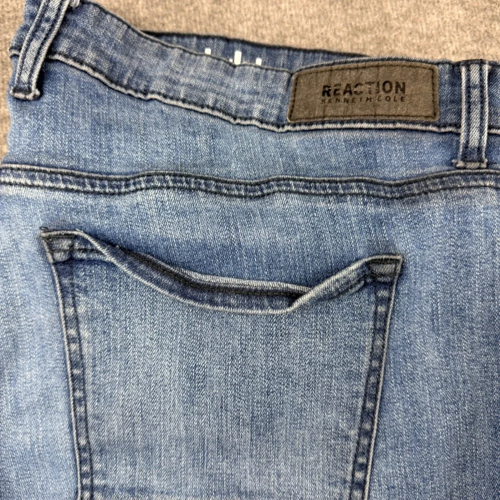 Kenneth Cole Reaction Straight Leg Women's Jeans Medium Wash Blue‎ Denim 38x32